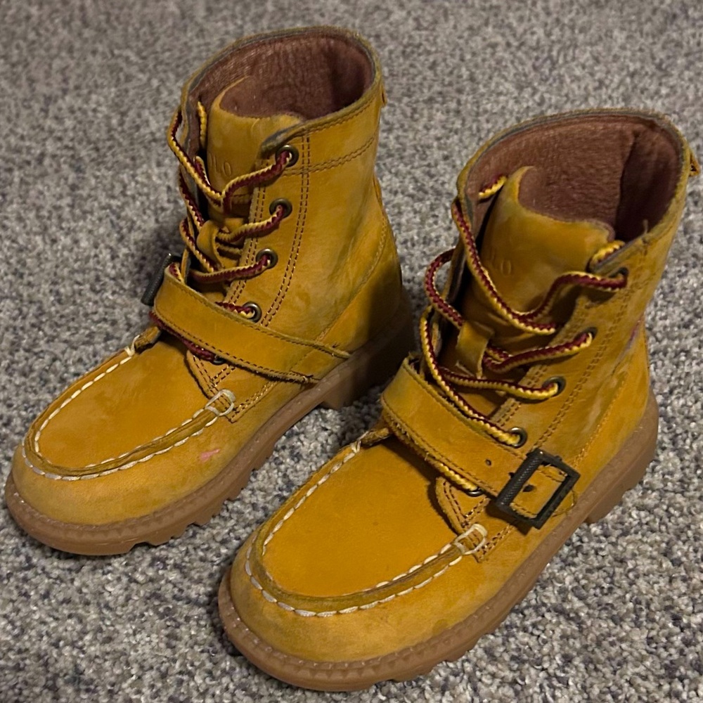 Polo Ralph Lauren boys tan suede boots Size 10